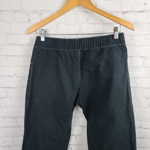 Nike Ripstop Capris. Black Sm - Picture 4 of 13